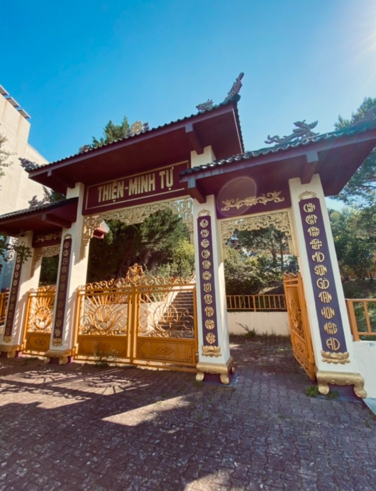Porte du temple bouddhiste