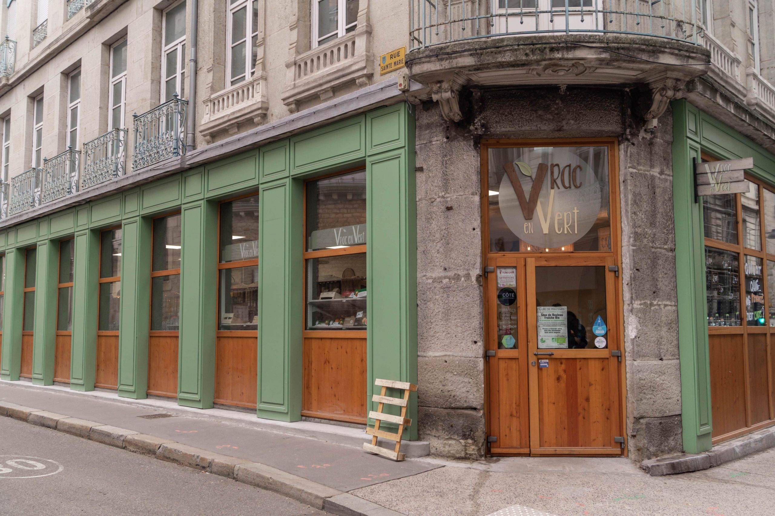 Devanture Vrac en Vert Saint-Étienne rue de la République